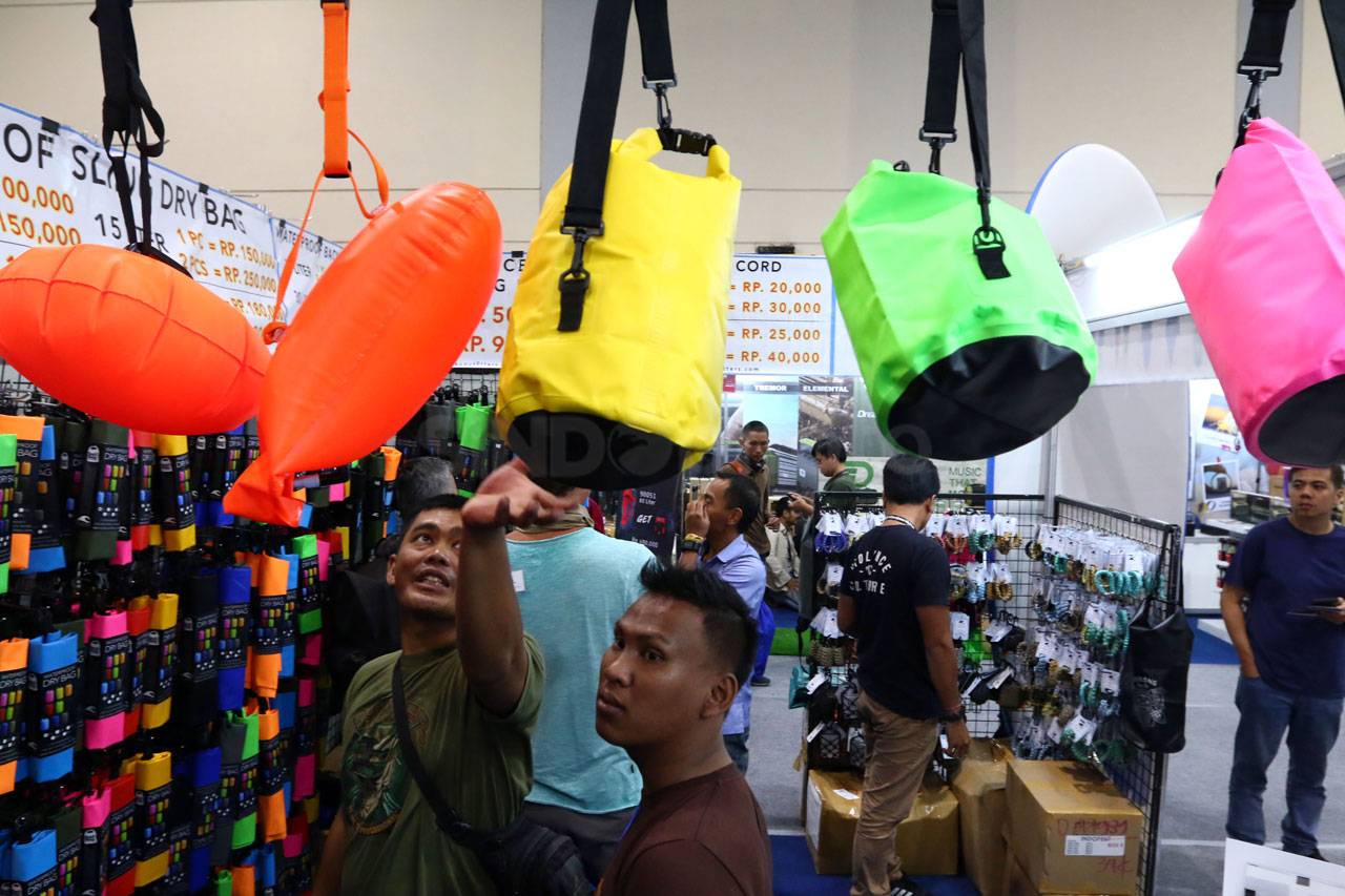 Berburu Perlengkapan...