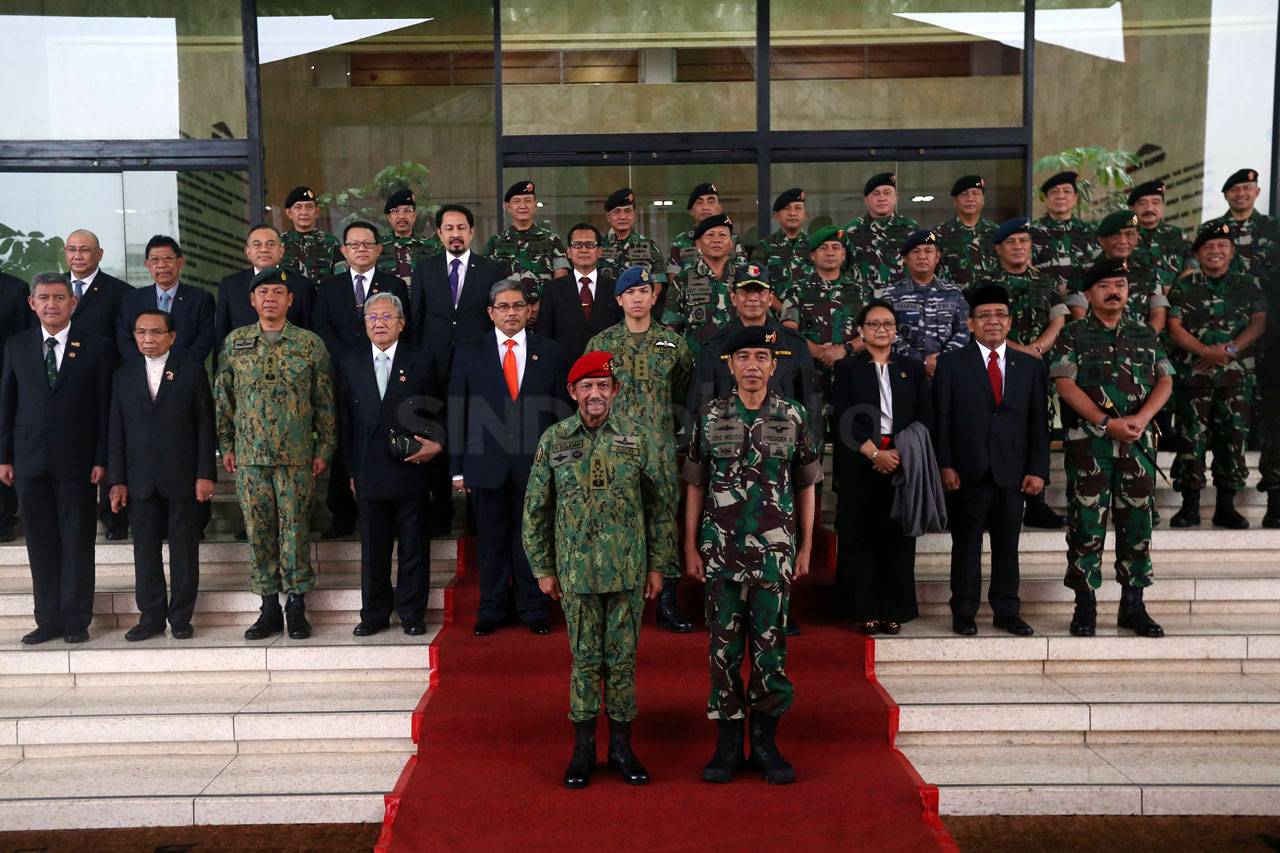 Kunjungi Mabes TNI,...