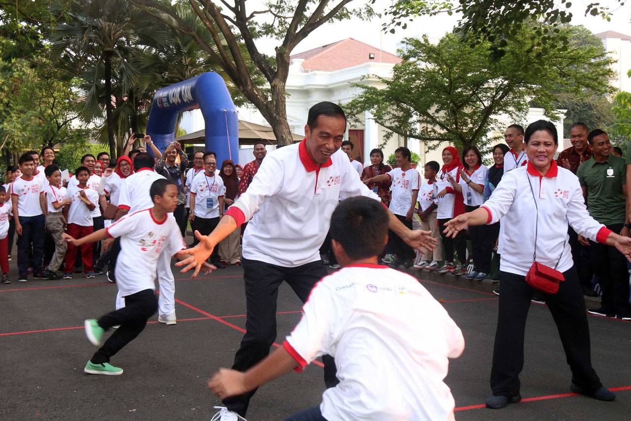 Peringati Hardiknas,...