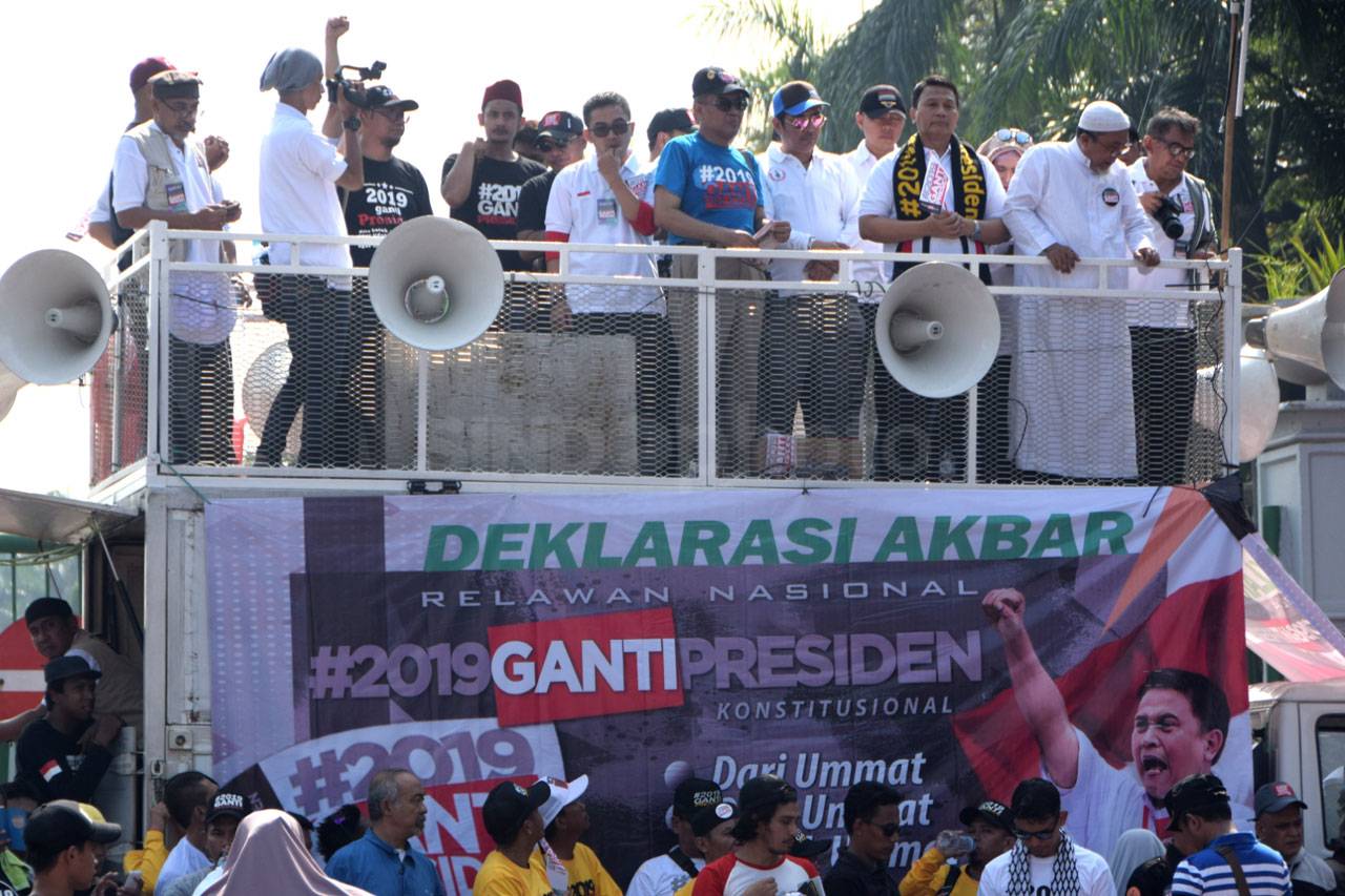 Ribuan Orang Hadiri...