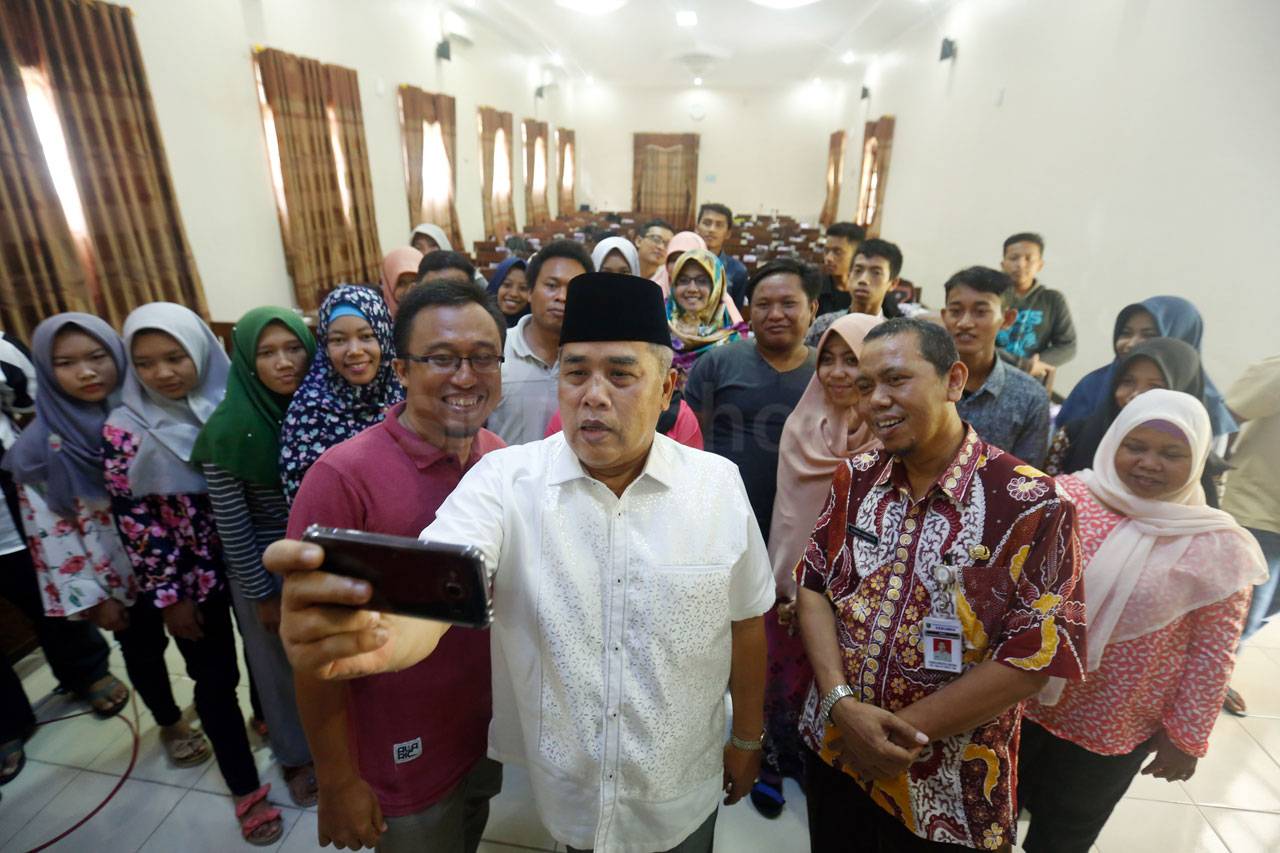 Bupati Kebumen Yazid...