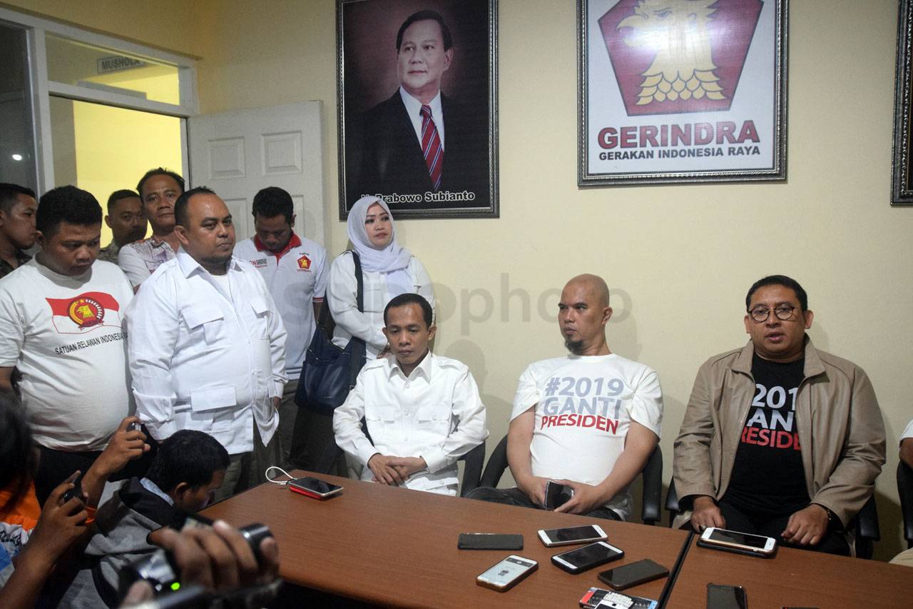 Fadli Zon Sambangi Kantor...