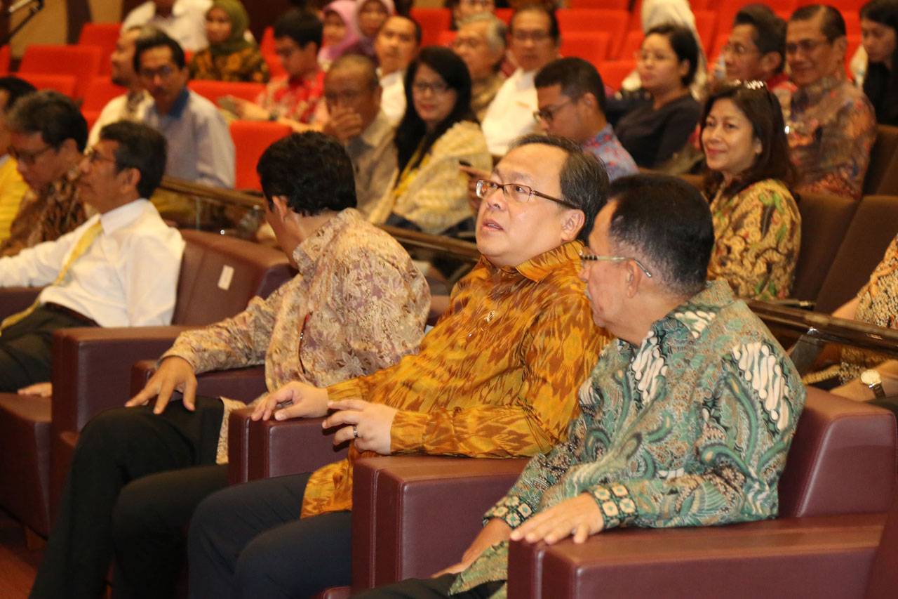 Menteri PPN Hadiri Dialog...