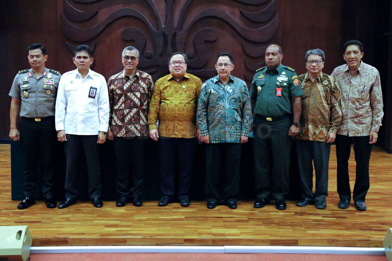 Menteri PPN Hadiri Dialog...