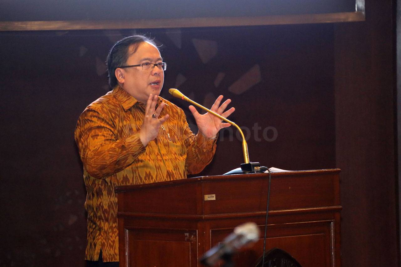 Menteri PPN Hadiri Dialog...
