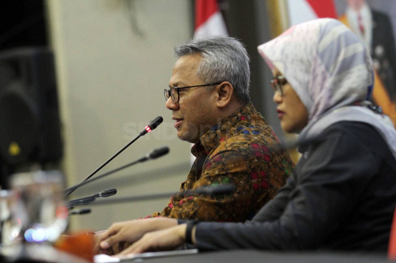 KPU Gelar Rapat Pembahasan...