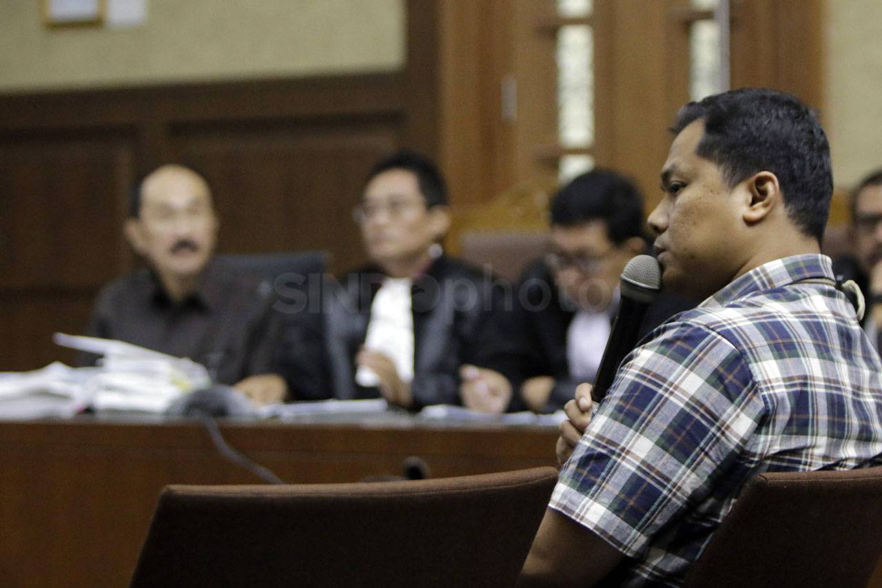 Jaksa Hadirkan Saksi...