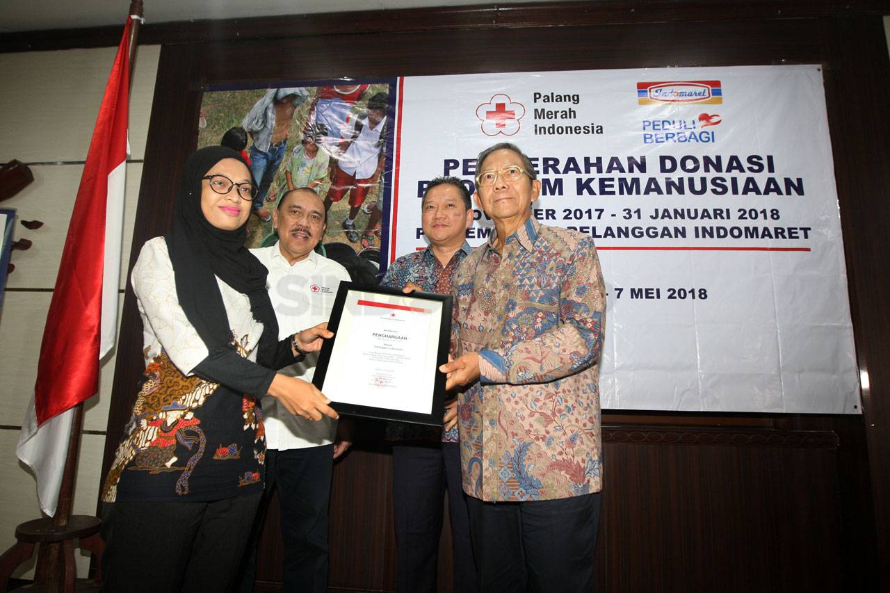 PMI Terima Donasi Pelanggan...