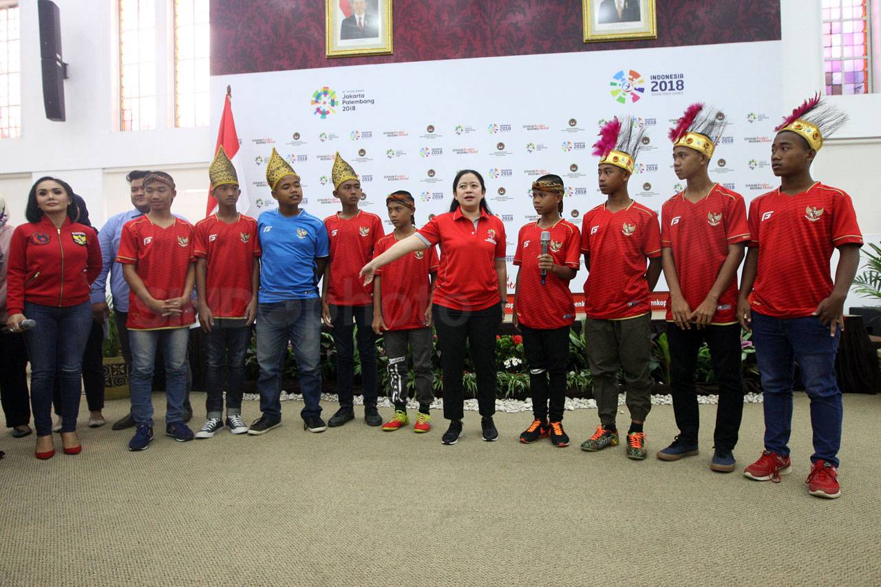Menko PMK Lepas Timnas...