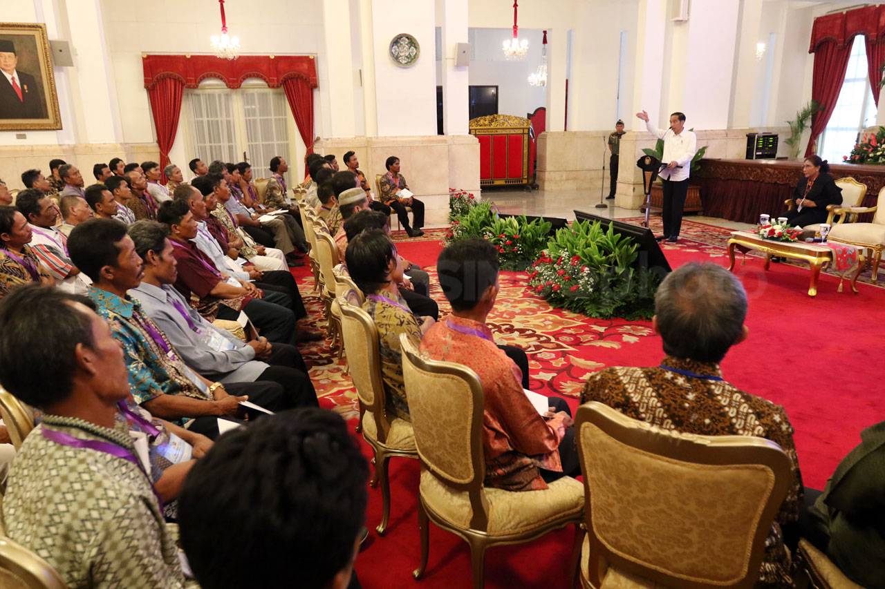 Presiden Jokowi Terima...