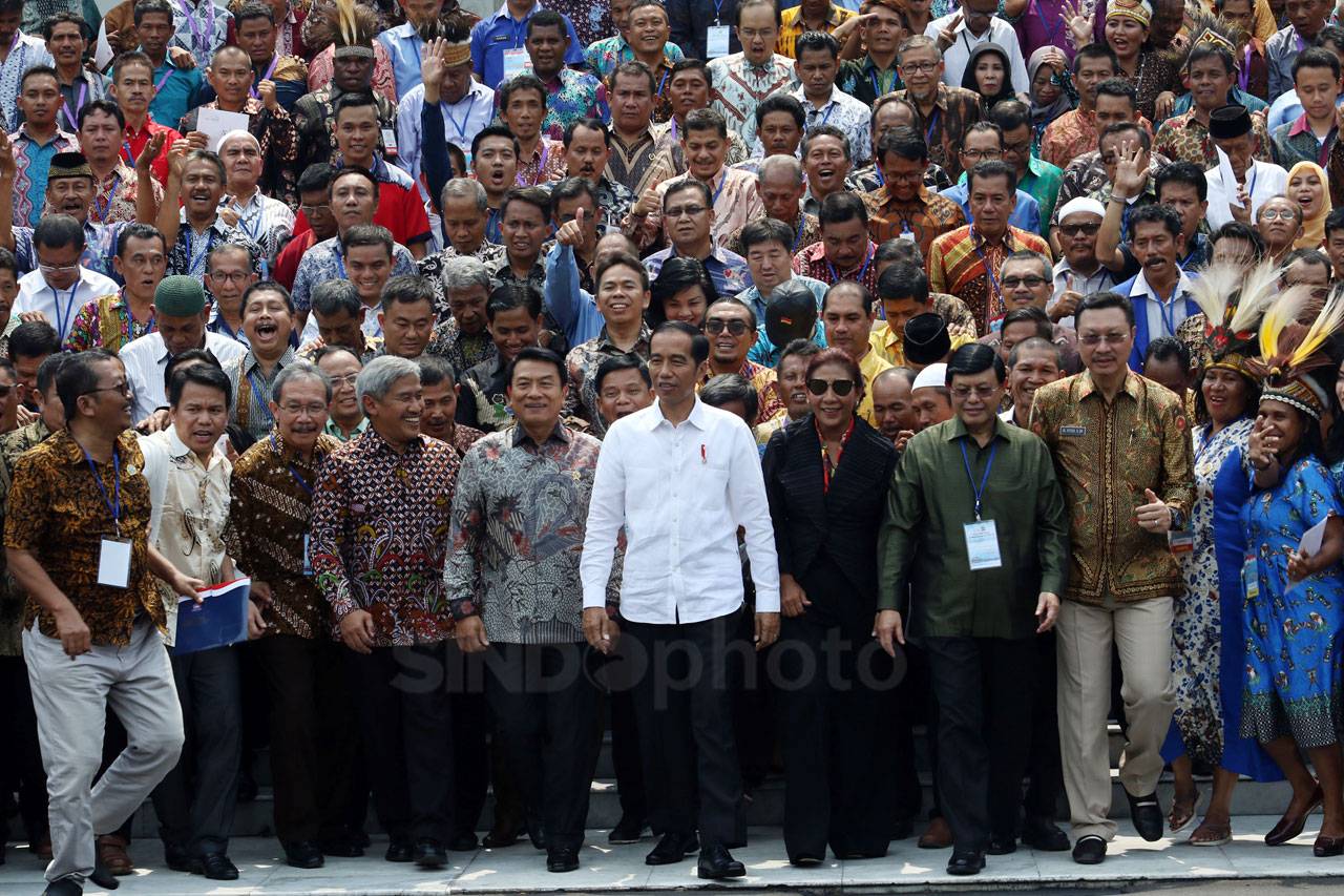 Presiden Jokowi Terima...