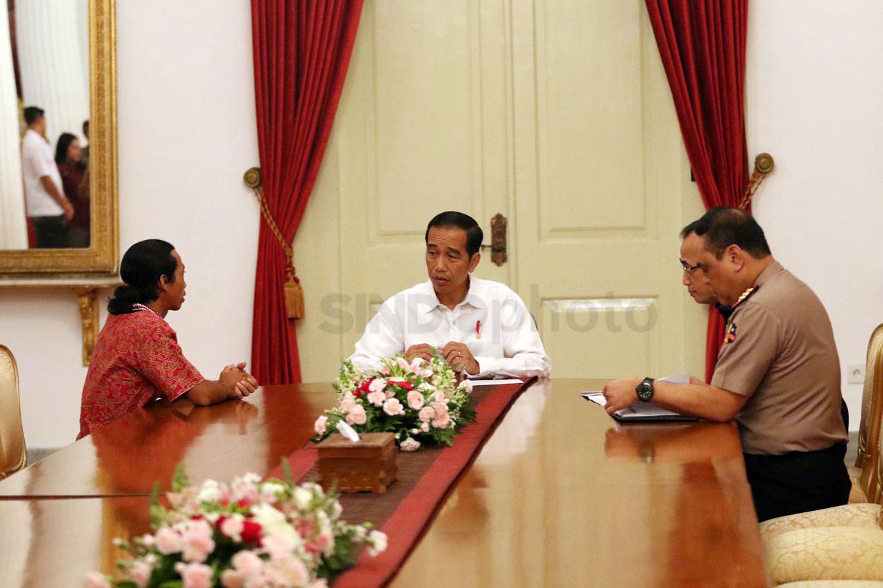 Presiden Jokowi Terima...