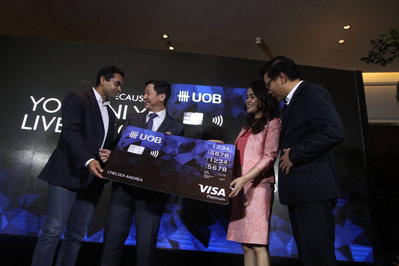 UOB YOLO Card Kartu...