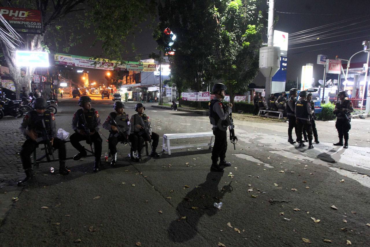 Polisi Masih Lakukan...