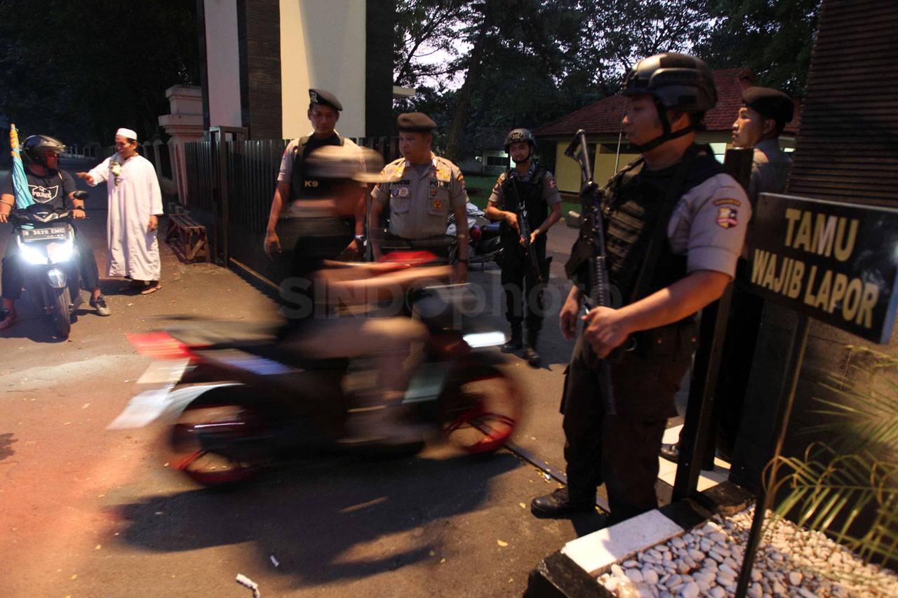 Polisi Masih Lakukan...
