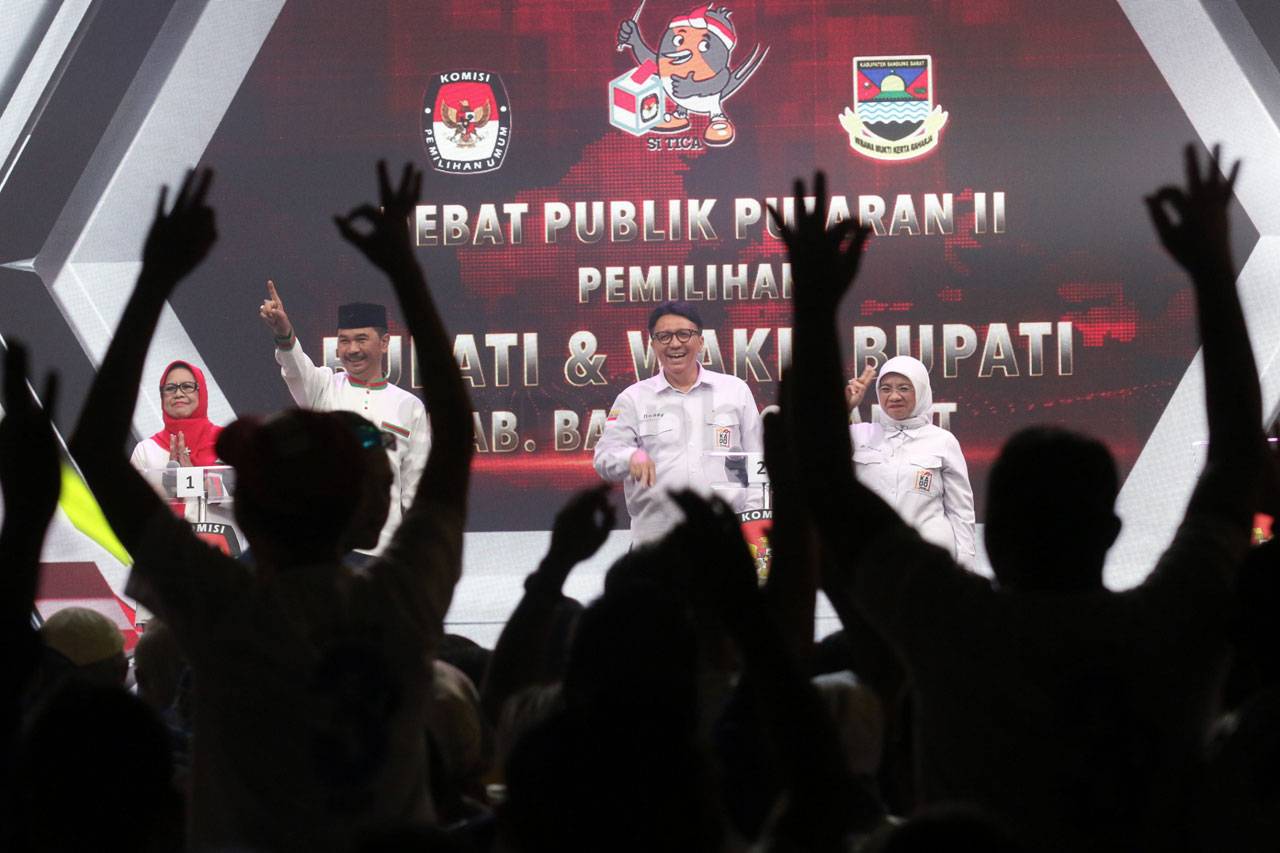 Tiga Paslon Ikuti Debat...