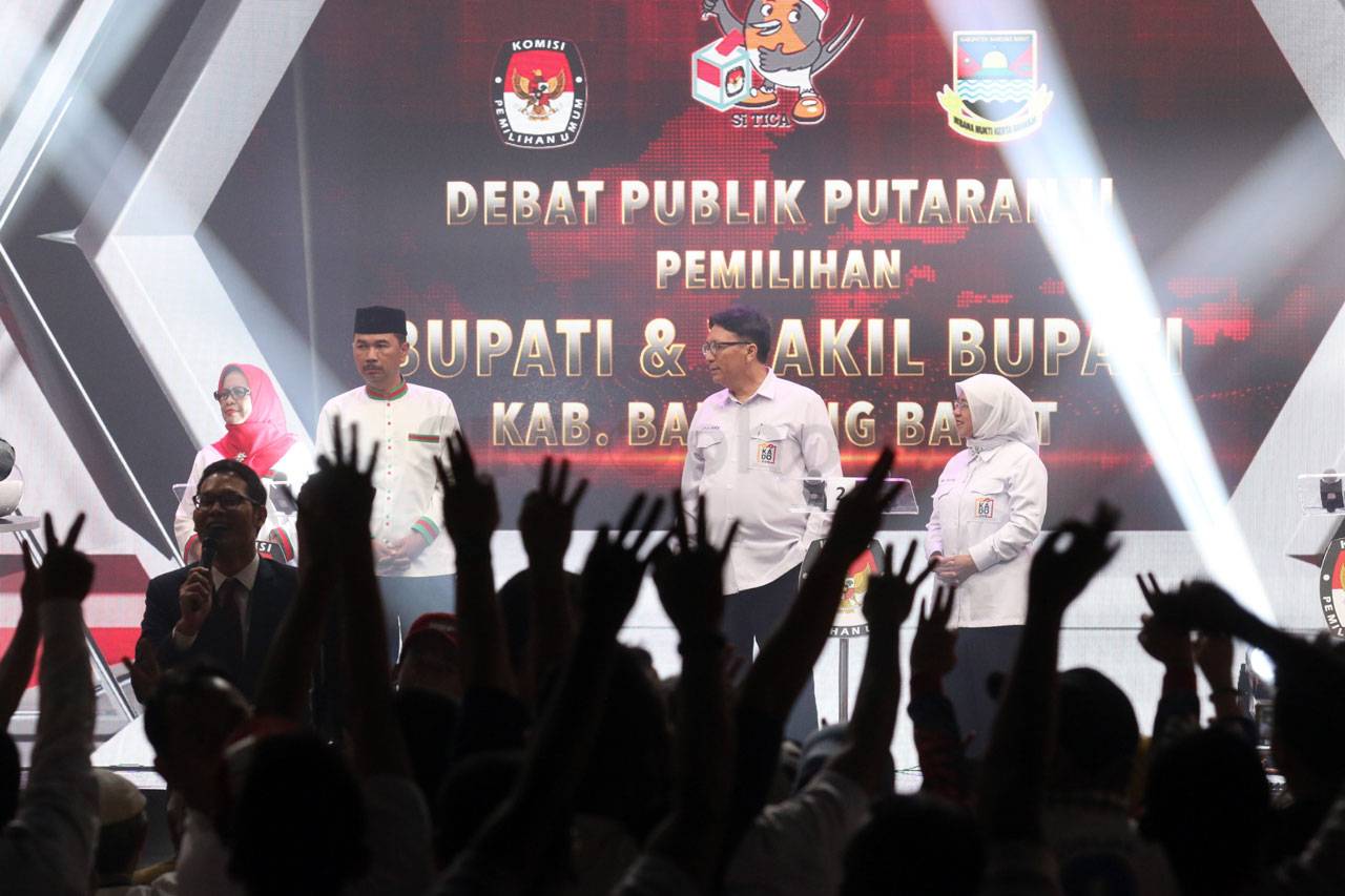 Tiga Paslon Ikuti Debat...
