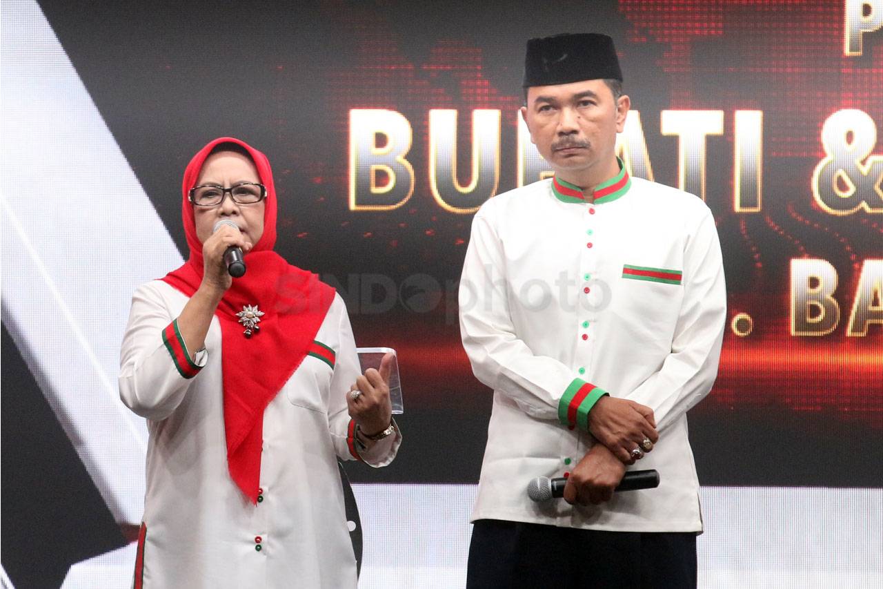 Tiga Paslon Ikuti Debat...