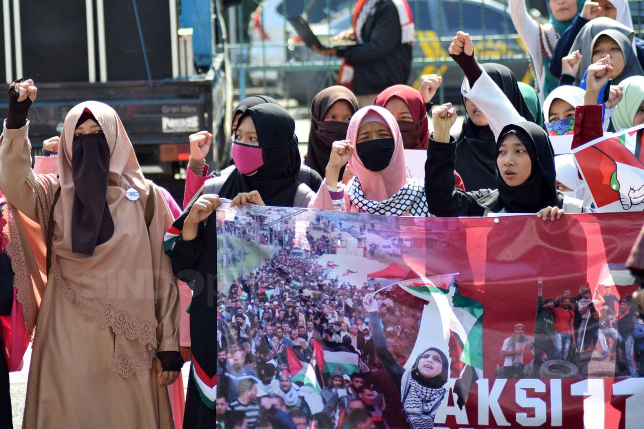Ratusan Aktivis Gelar...