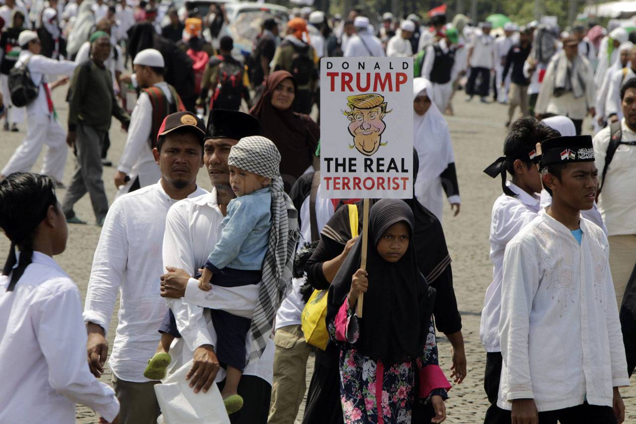 Ribuan Muslim Ikuti...