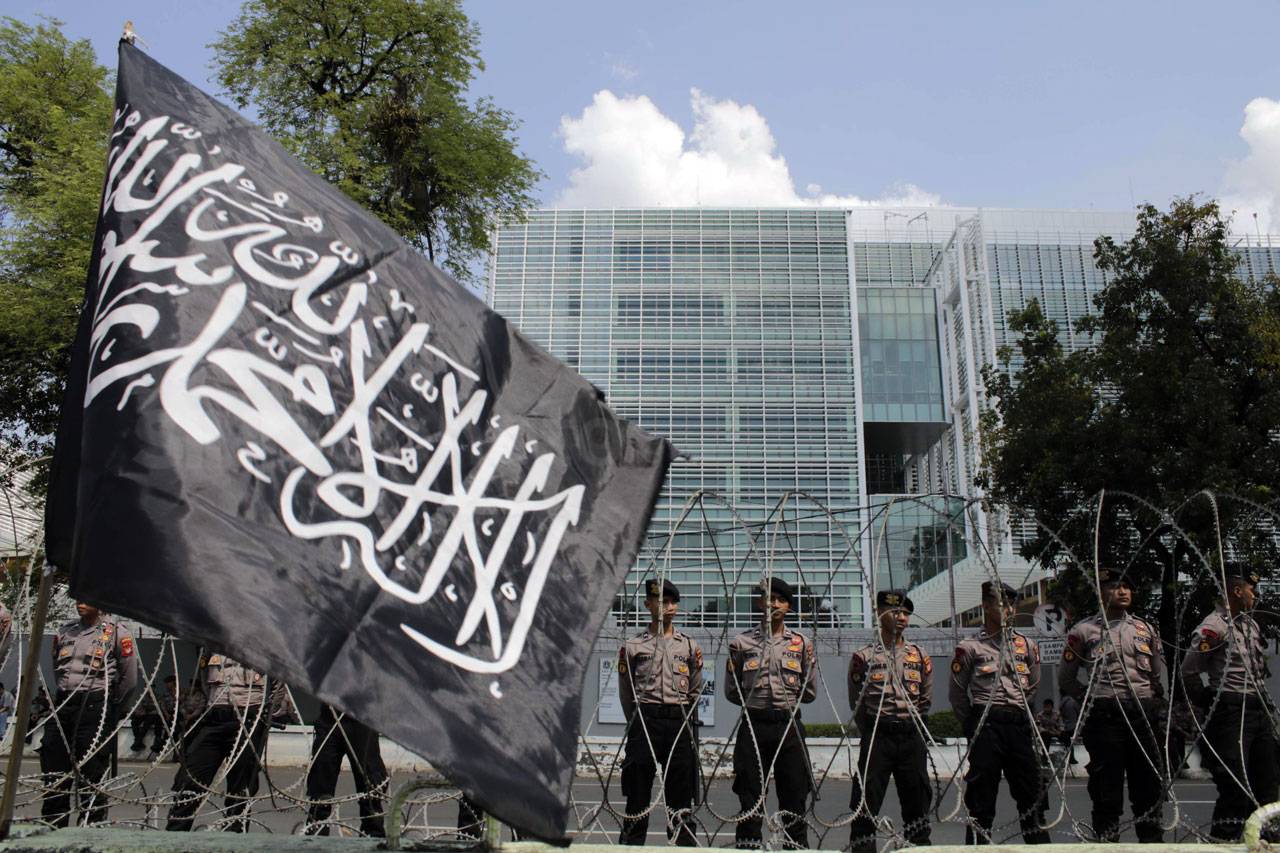 Ribuan Muslim Ikuti...