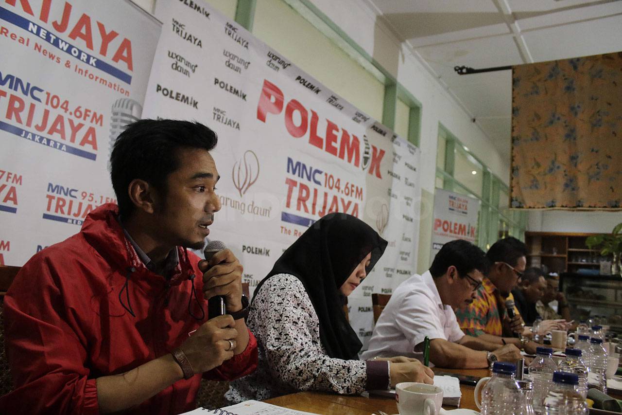 Diskusi Polemik Mengejar...