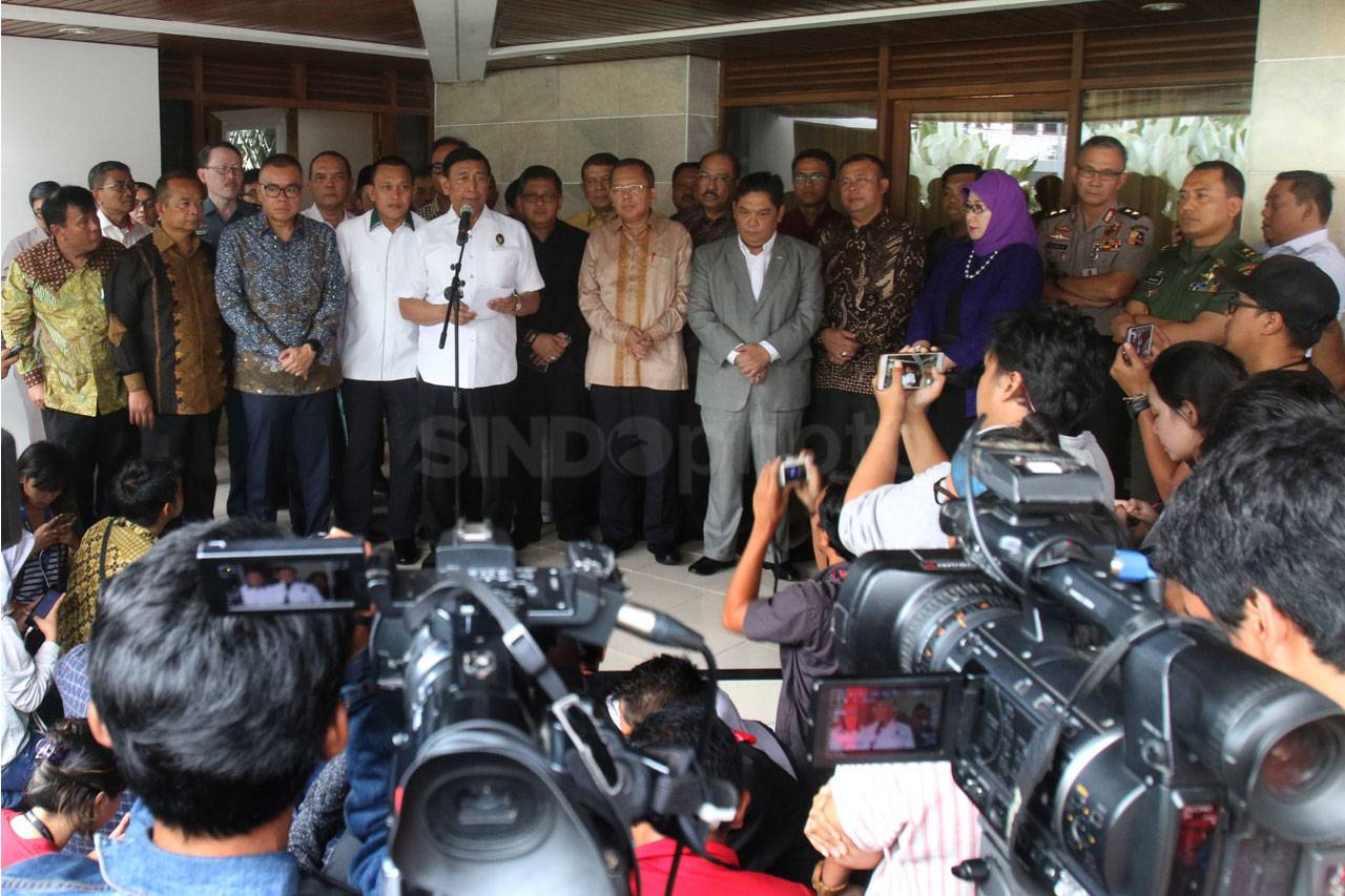 Wiranto Gelar Pertemuan...