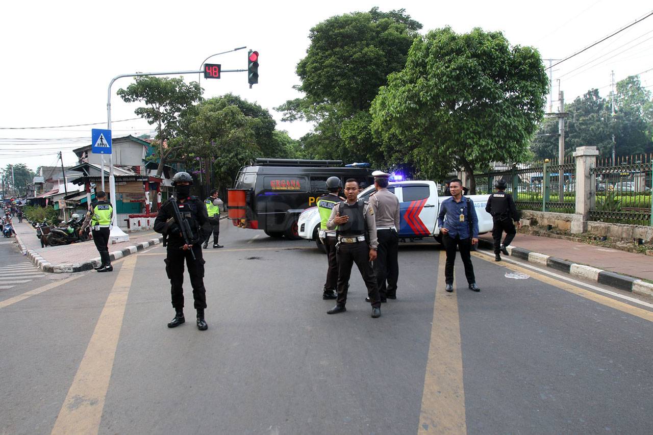 Tim Gegana Amankan Benda...