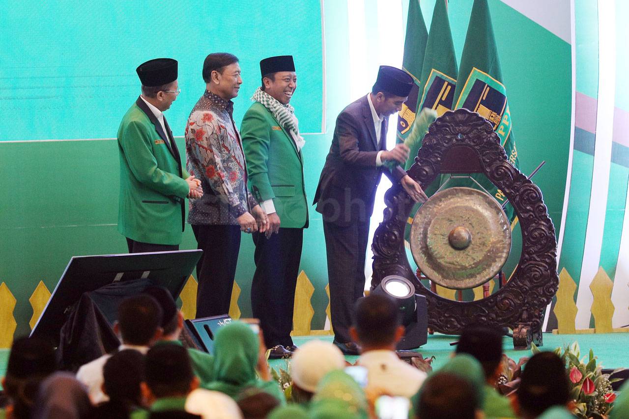 Presiden Jokowi Tutup...