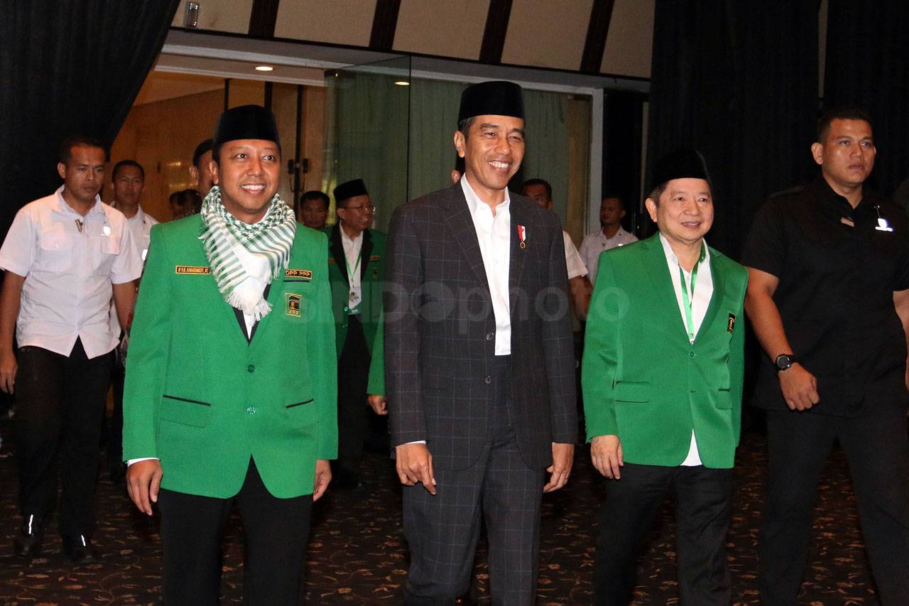 Presiden Jokowi Tutup...