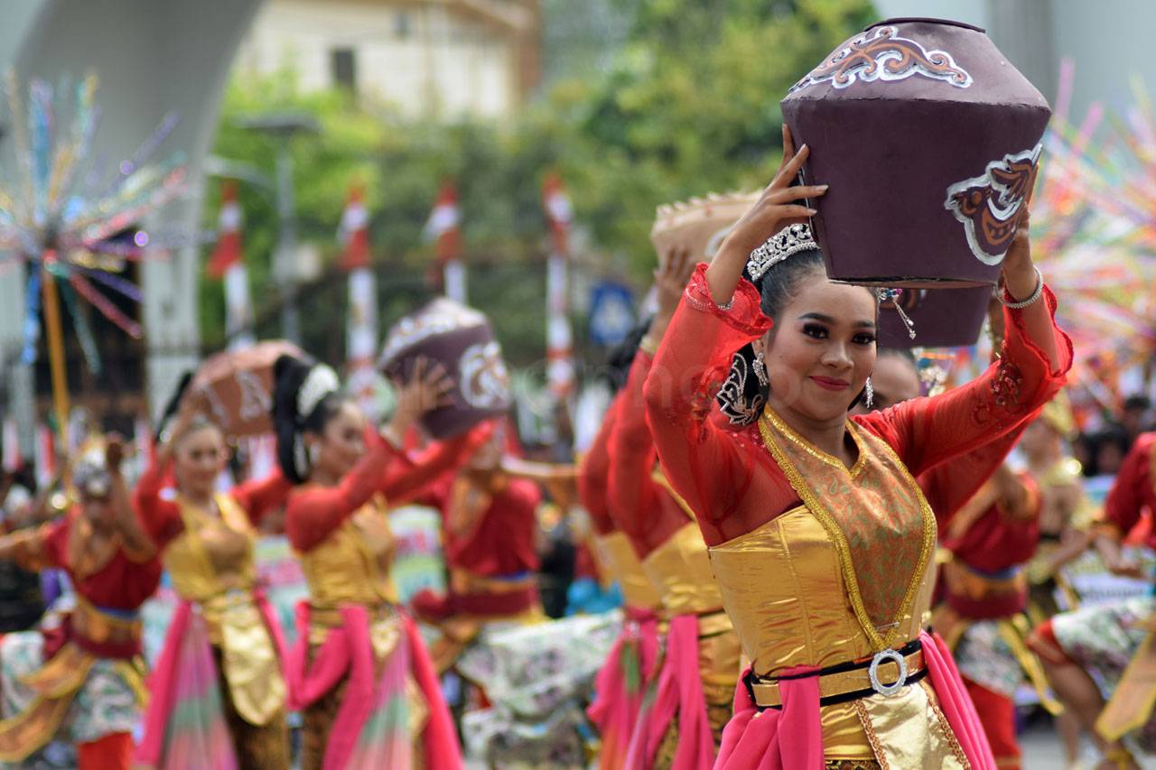 Tari Warak Ngendog Awali...