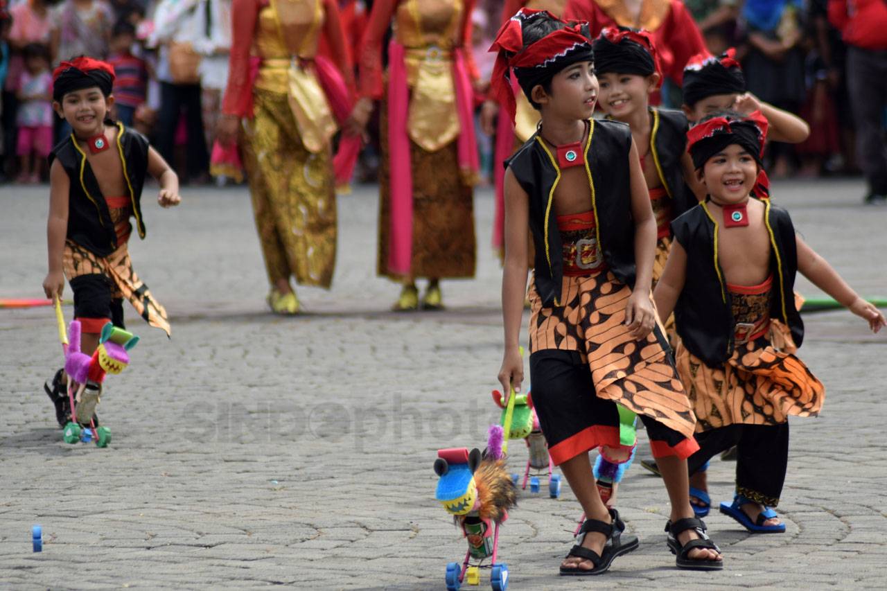 Tari Warak Ngendog Awali...