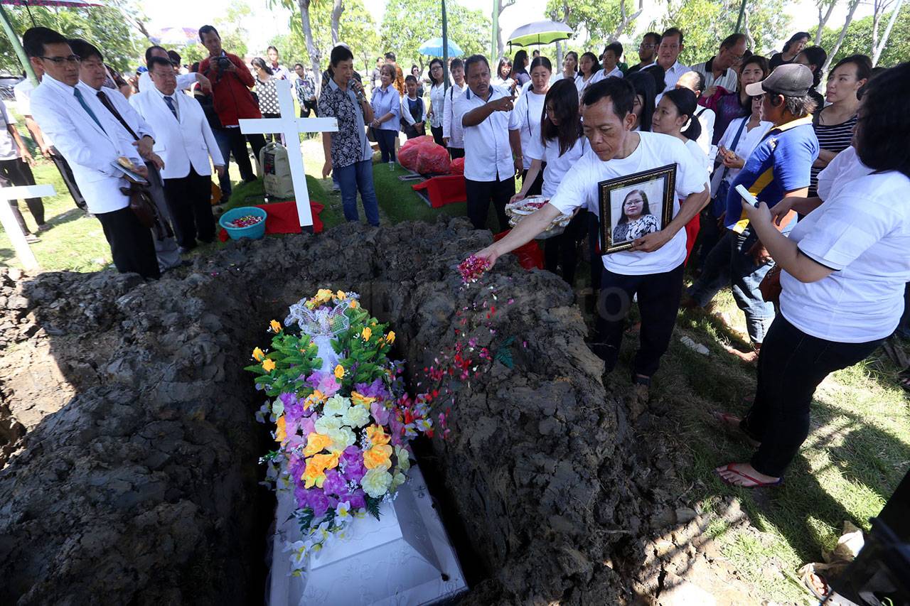 Suasana Haru Iringi...