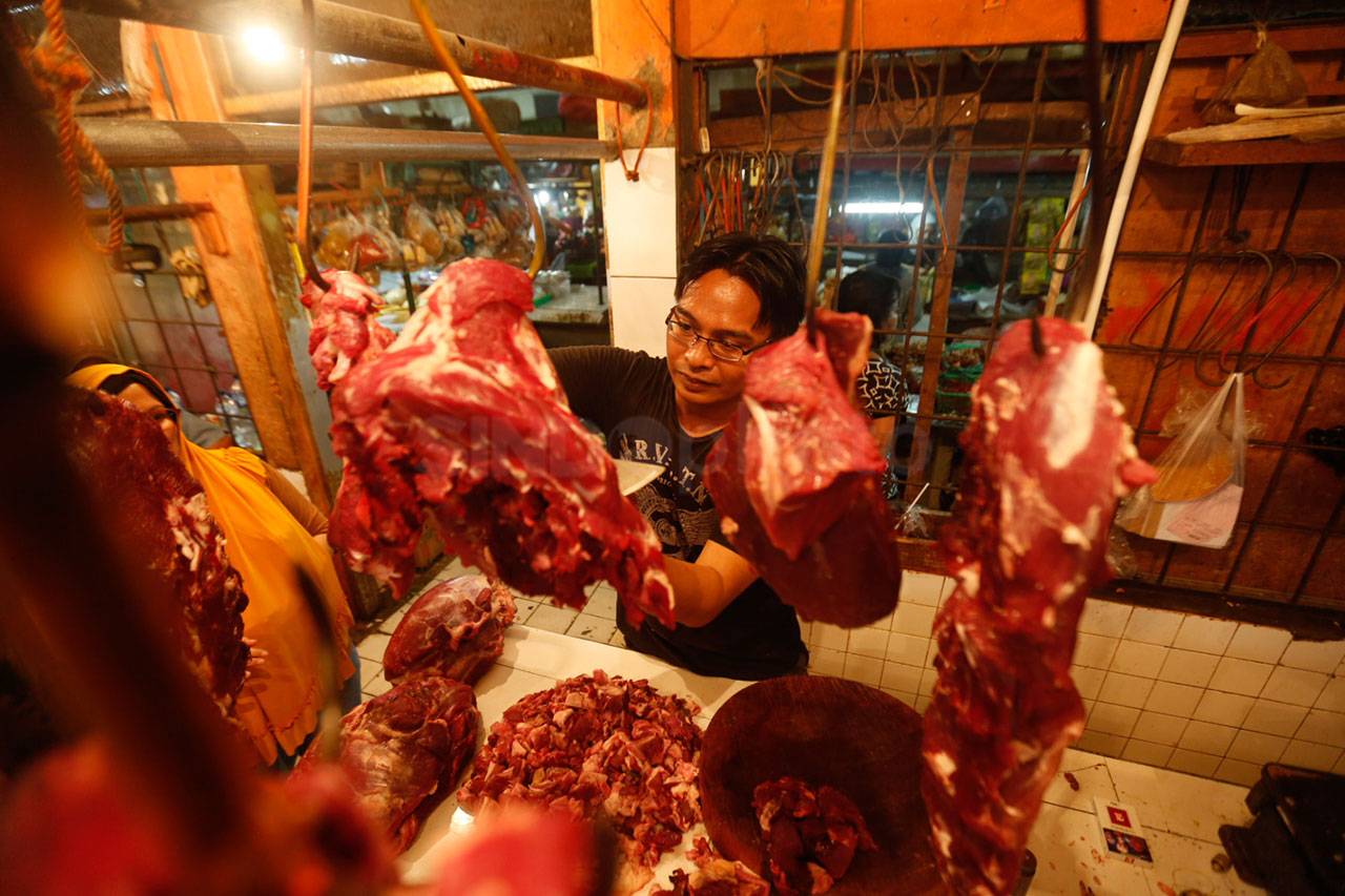 Pasar Pondok Labu Dipadati...
