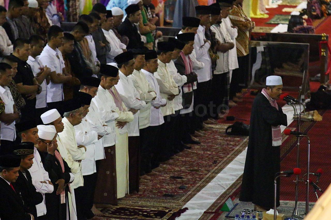 Presiden Jokowi Tarawih...