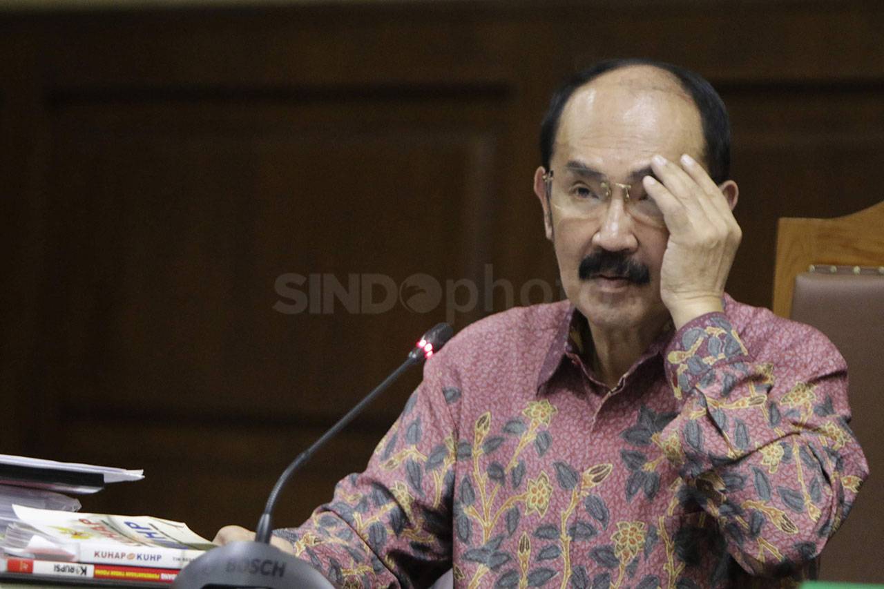 Fredrich Yunadi Hadirkan...