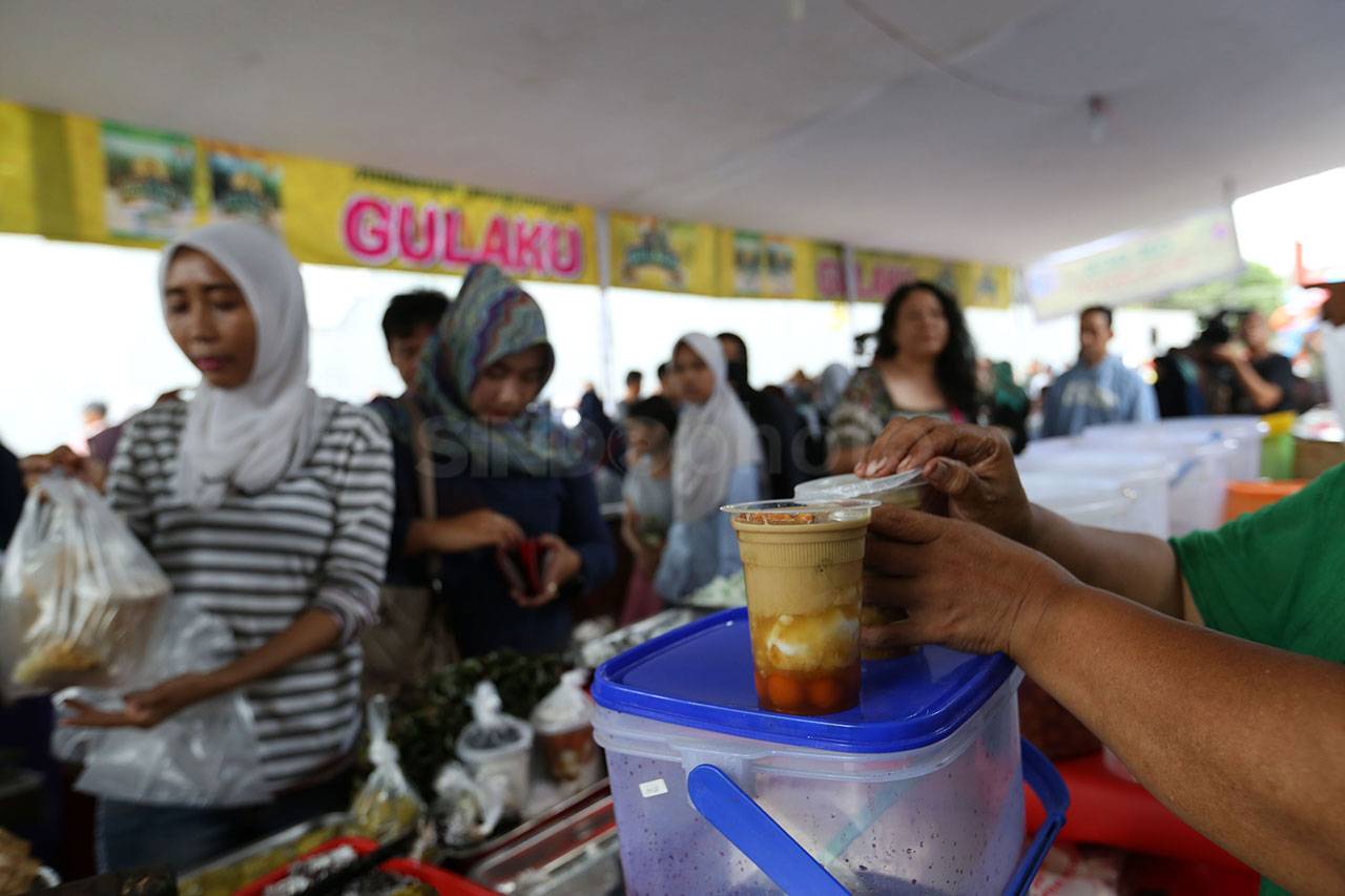 Pasar Takjil Benhil...