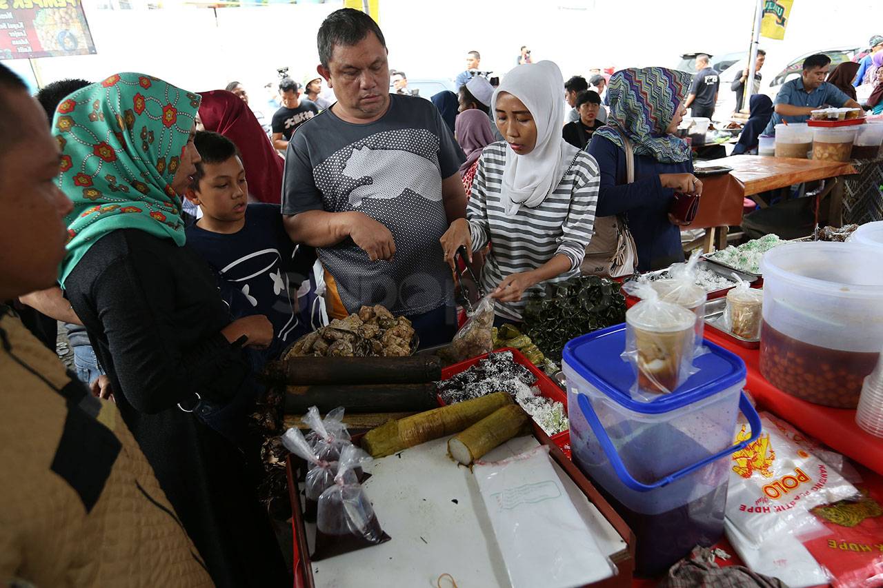 Pasar Takjil Benhil...