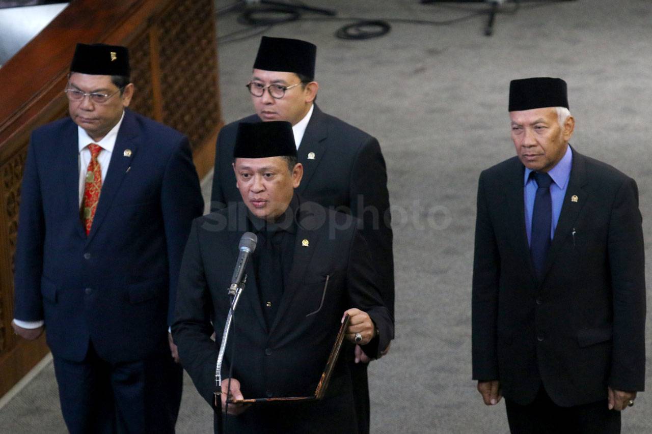 Menkeu Serahkan Pokok-Pokok...