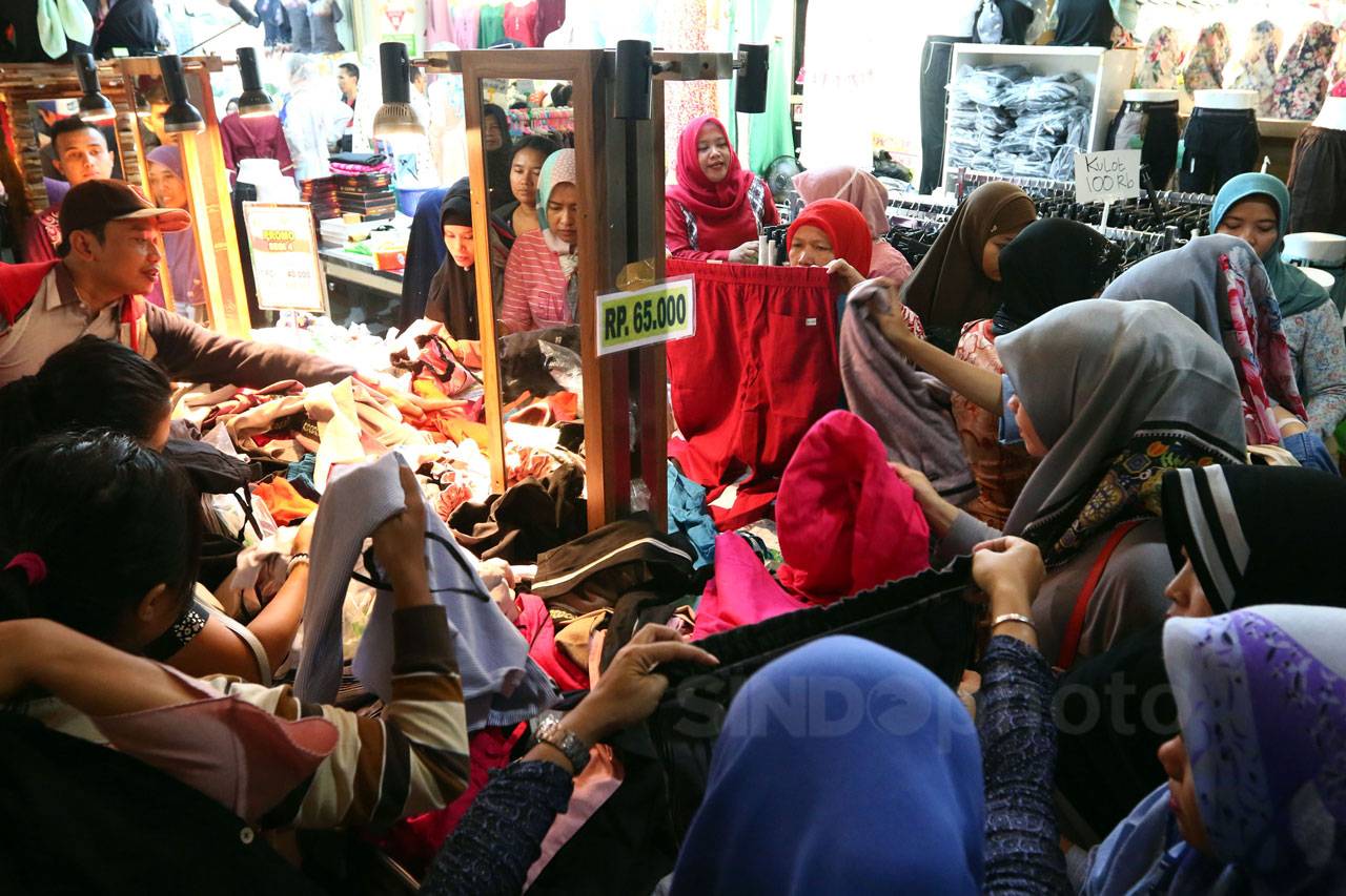 Pasar Tanah Abang Mulai...