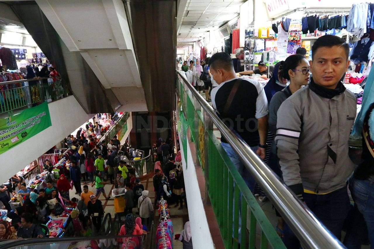 Pasar Tanah Abang Mulai...