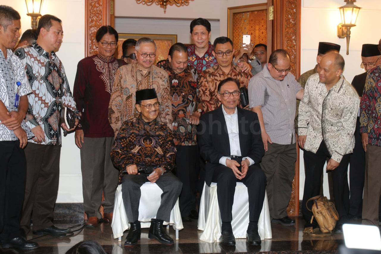 BJ Habibie Terima Kunjungan...