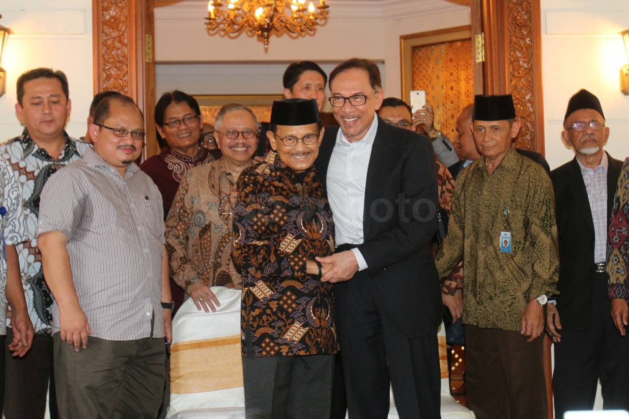 BJ Habibie Terima Kunjungan...