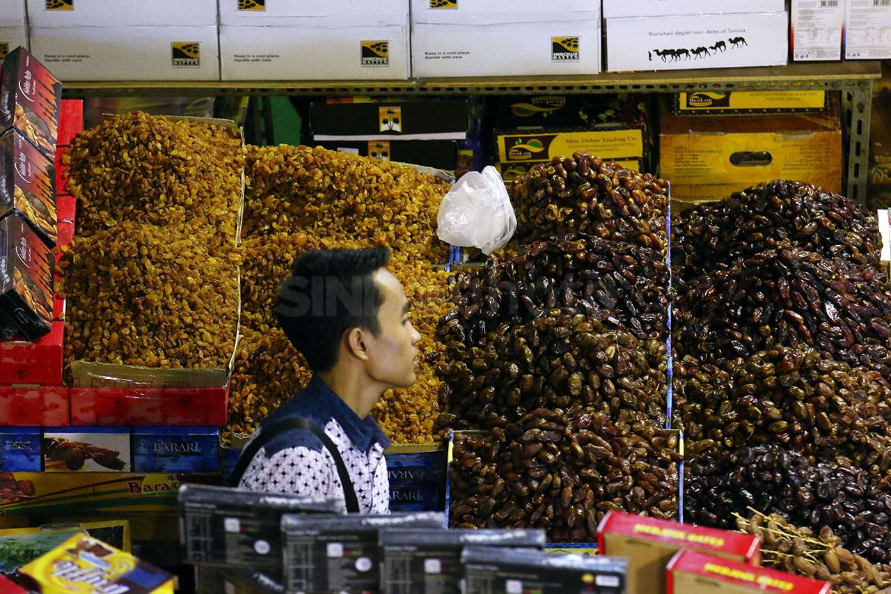 Penjualan Kurma Meningkat...