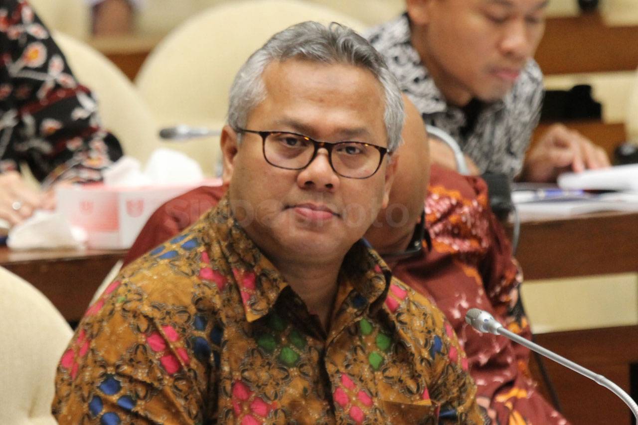 Komisi II Rapat dengan...