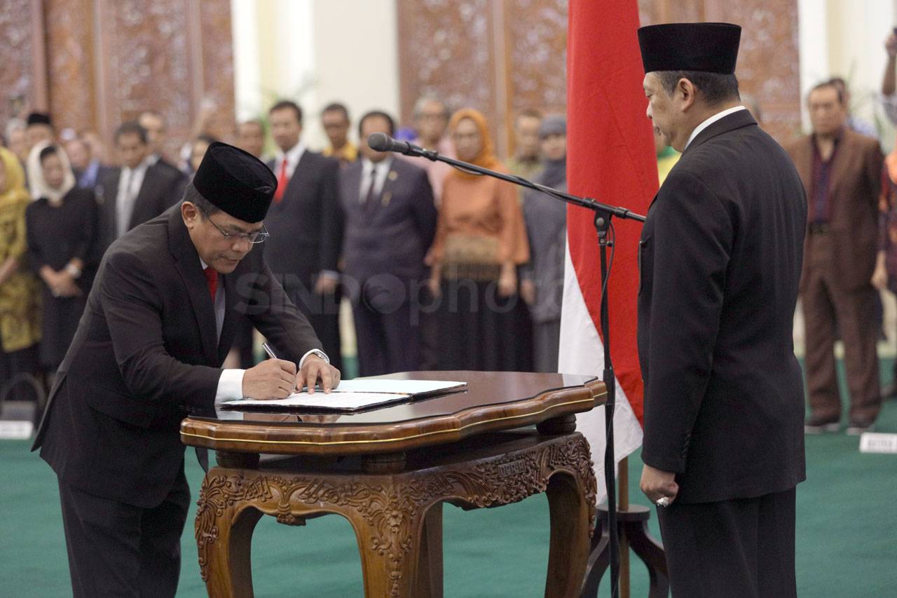 Bambang Soesatyo Lantik...