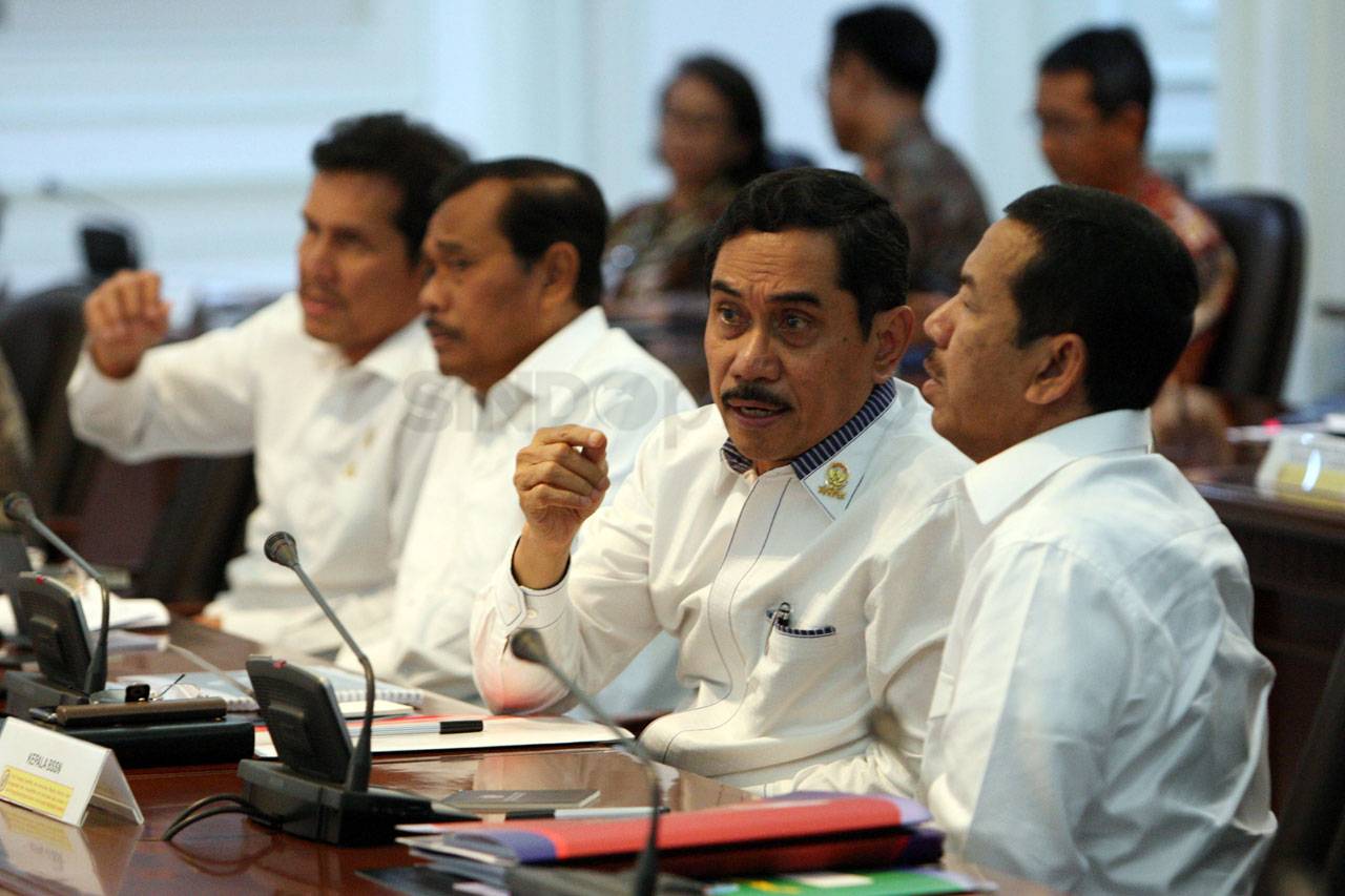 Presiden Jokowi Pimpin...