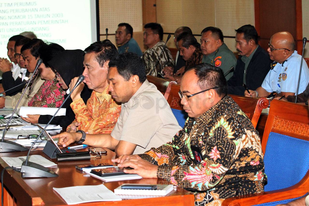 Pansus dan Panja Gelar...