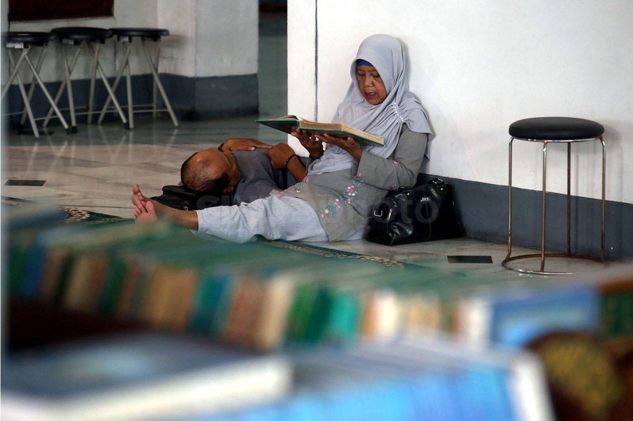 Umat Muslim Perbanyak...
