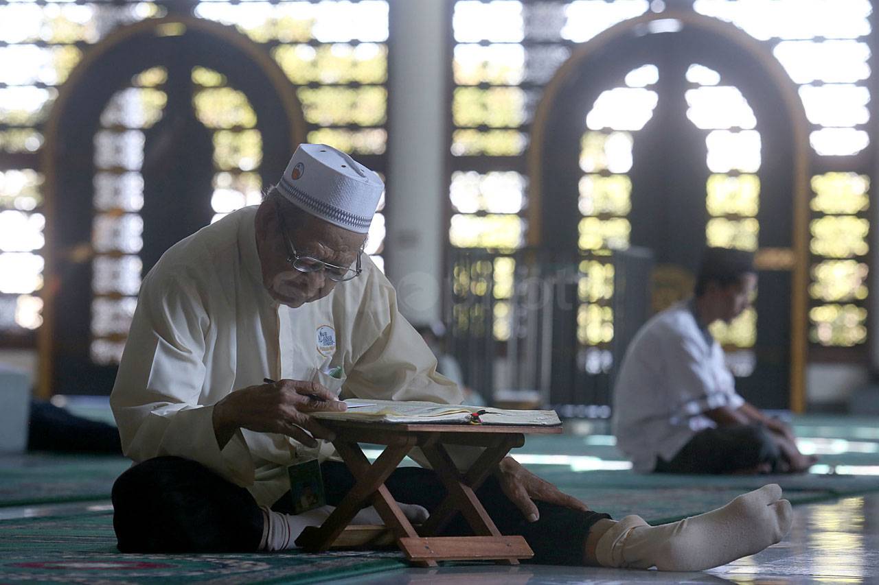 Umat Muslim Perbanyak...